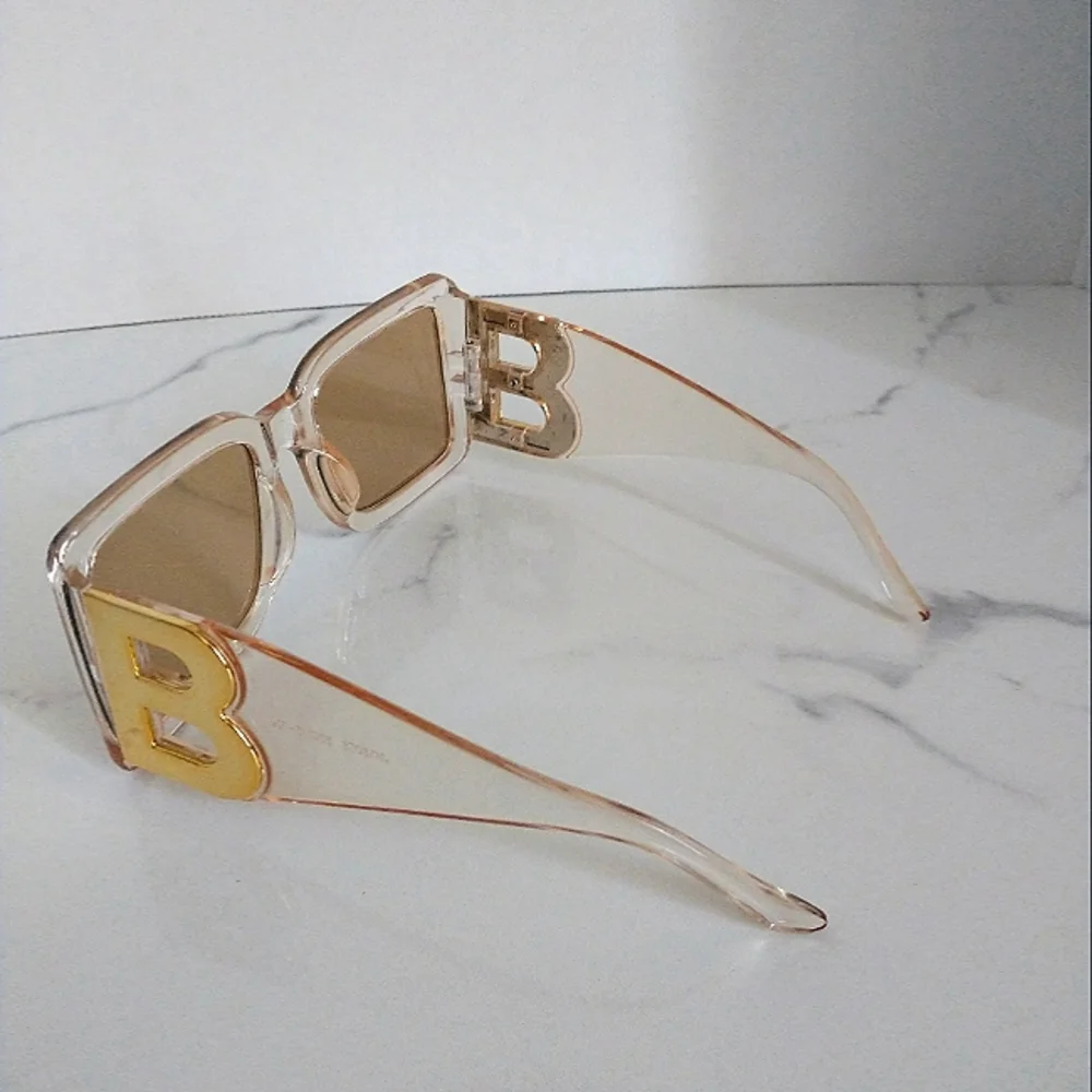 New Boutique Women's Square Oversized B-Brand Sunglasses